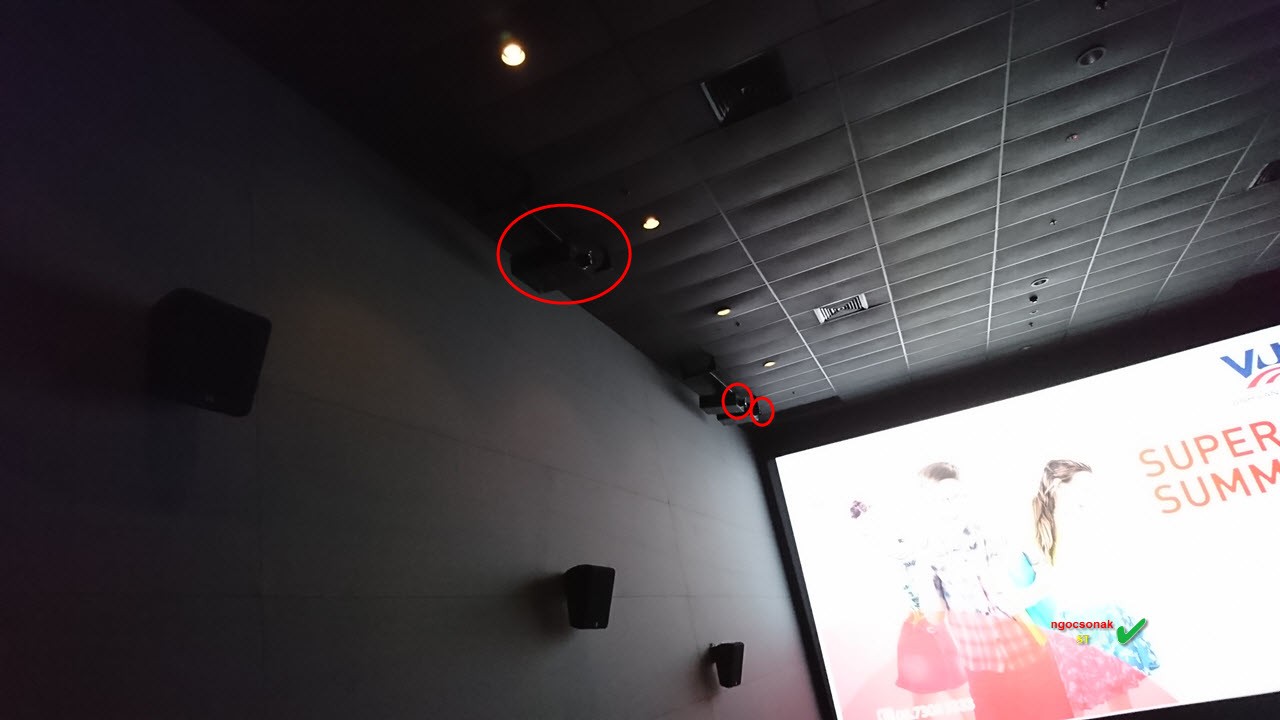 Máy chiếu ScreenX