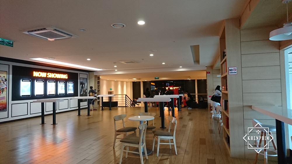 Lotte Cinema Now Zone bàn ghế
