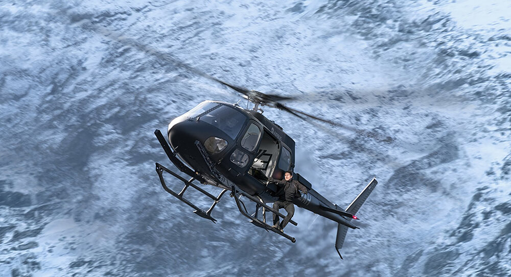 Tom Cruise luôn biết cách mang đến những pha hành động nghẹt thở cho khán giả của Mission: Impossible – Fallout