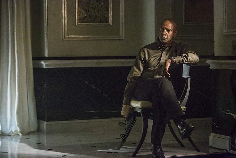 Cảnh McCall chuẩn bị giết trùm băng đảng Nga trong The Equalizer phần 1