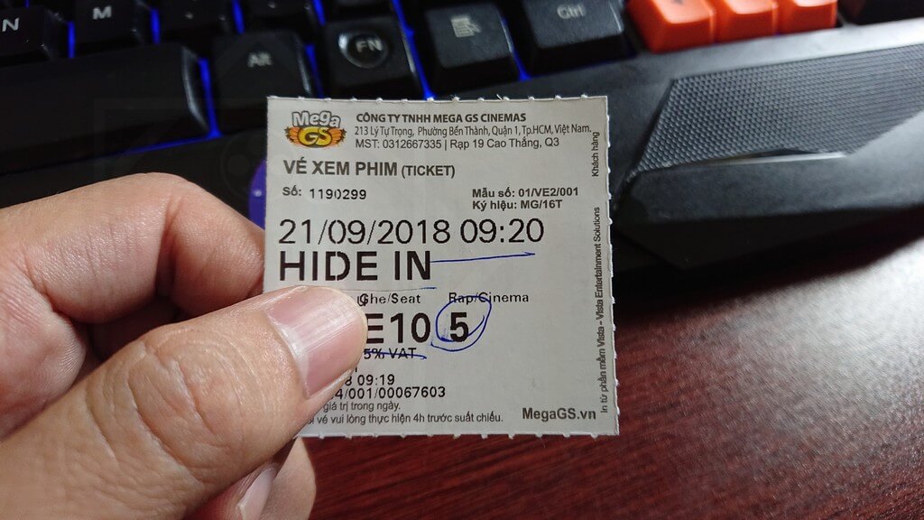 Vé coi phim Ác Quỷ Bóng Đêm (Hide in the Light)