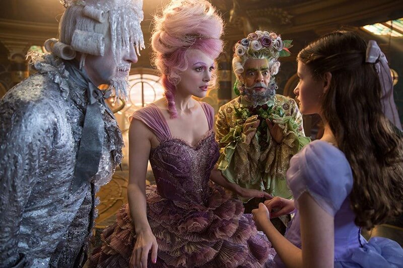 Một cảnh trong phim Kẹp Hạt Dẻ và Bốn Vương Quốc (The Nutcracker and the Four Realms)