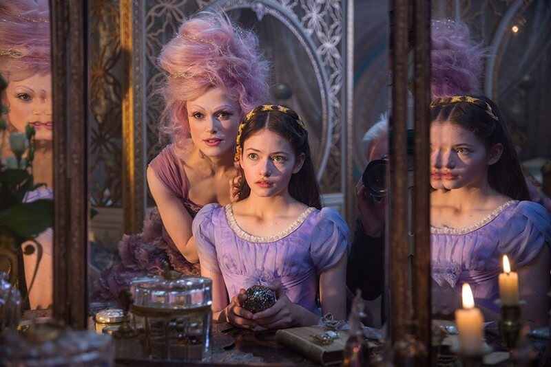 Một cảnh trong phim Kẹp Hạt Dẻ và Bốn Vương Quốc (The Nutcracker and the Four Realms)