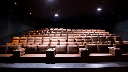 Bên trong phòng chiếu Onyx