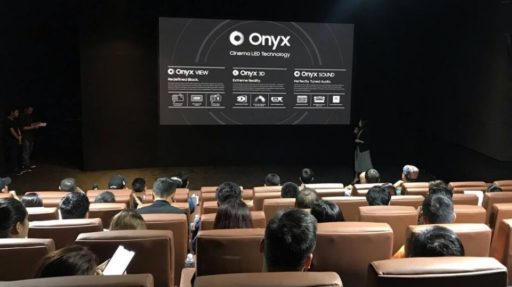 Bên trong phòng chiếu Onyx