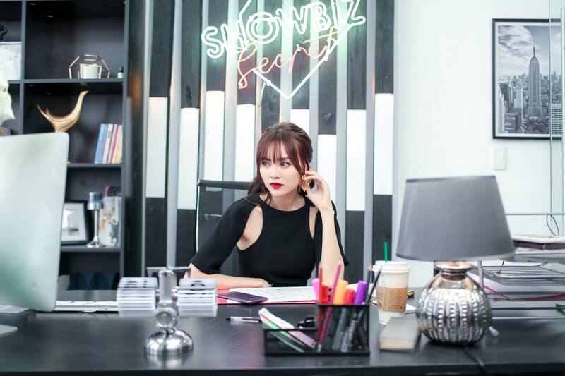Máy bay bà già Ms.Q - Gái Già Lắm Chiêu 2