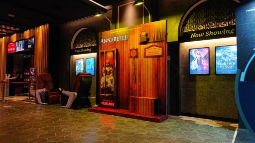 Khu vực chờ ở Lotte Cinema Ung Văn Khiêm 3