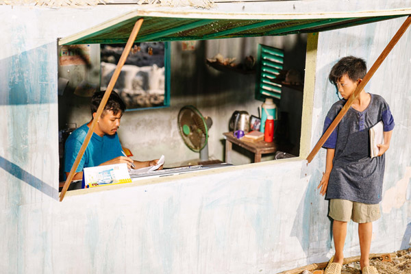 Một cảnh trong phim Anh Thầy Ngôi Sao