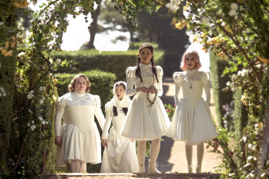 Khung cảnh nhìn như thiên đường, nhưng bên trong lại là địa ngục - Đồi Địa Đàng