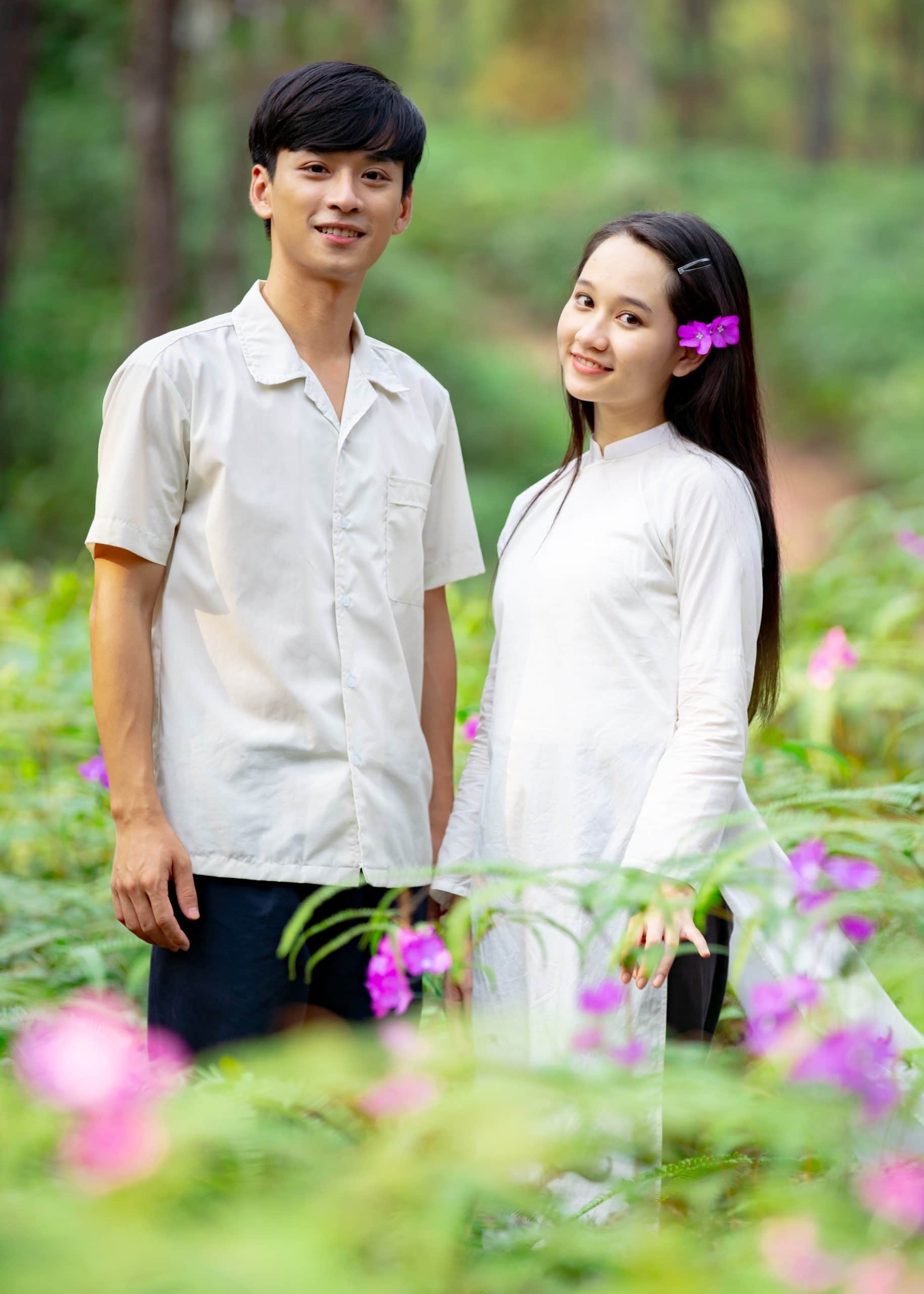 Ngạn và Hà Lan trong đồi sim tím mộng mơ