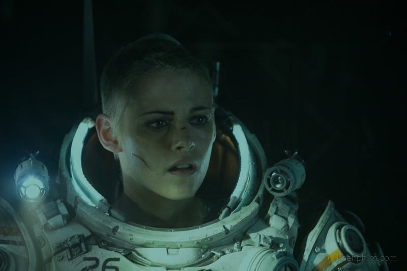 Kristen Stewart là tâm điểm về diễn xuất trong phim Kẻ Săn Mồi Đáy Biển