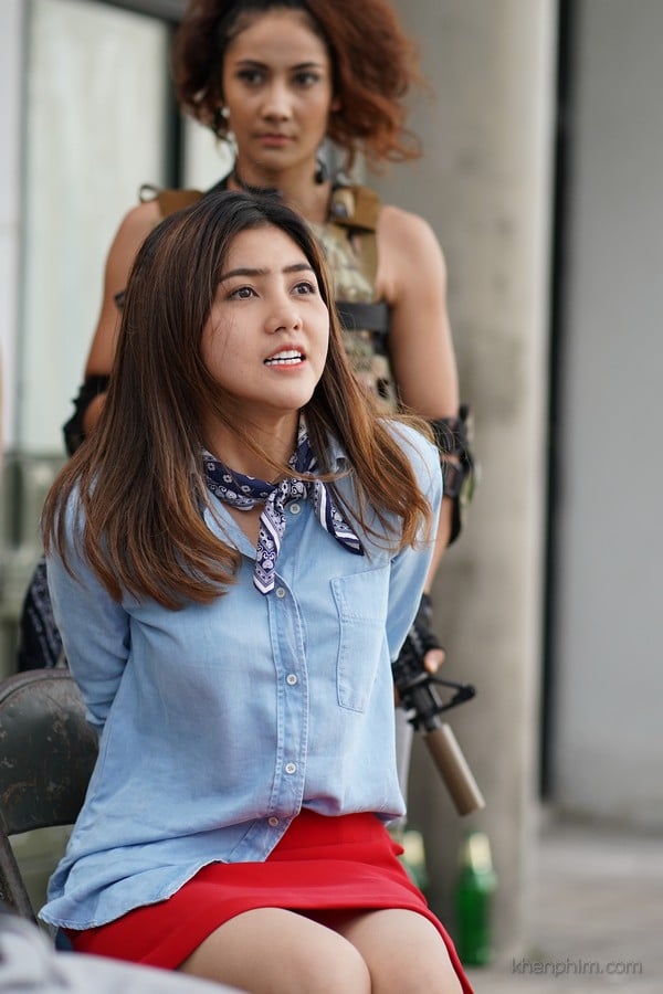 Điểm cộng của phim là có diễn viên nữ xinh, sáng màn ảnh - Siêu Vệ Sĩ Sợ Vợ