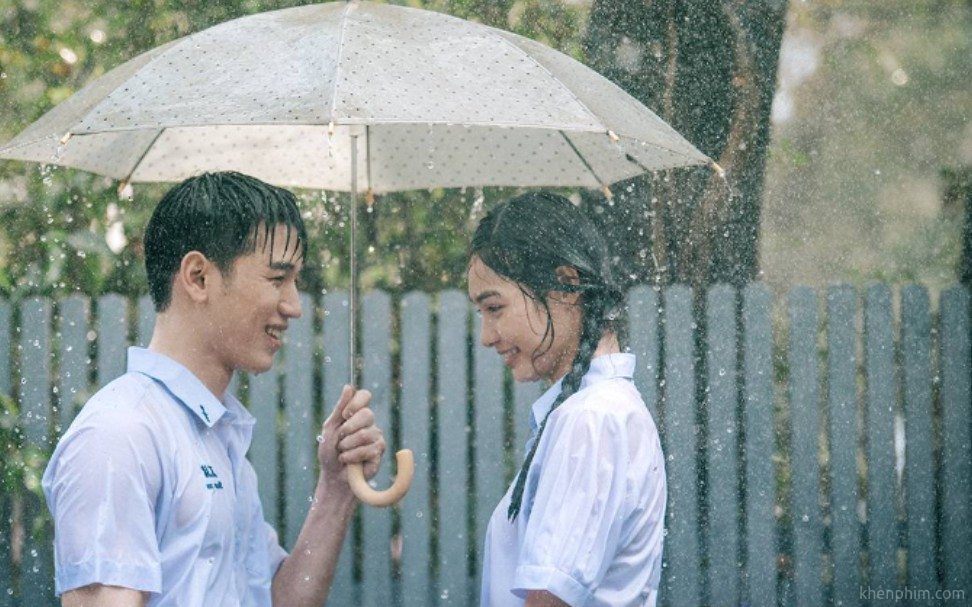 Phim có nhiều cảnh quay lãng mạn trong cơn mưa tình đầu