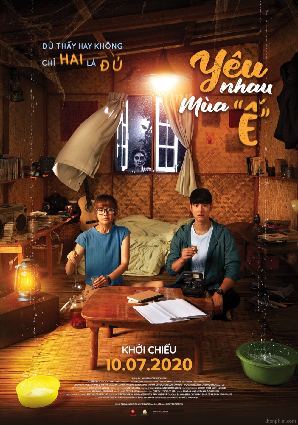 Poster phim Yêu Nhau Mùa Ế (Low Season)