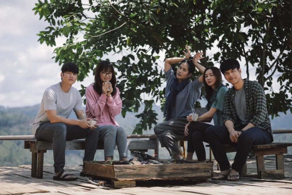 Hội những người thất tình trong phim Yêu nhau mùa ế