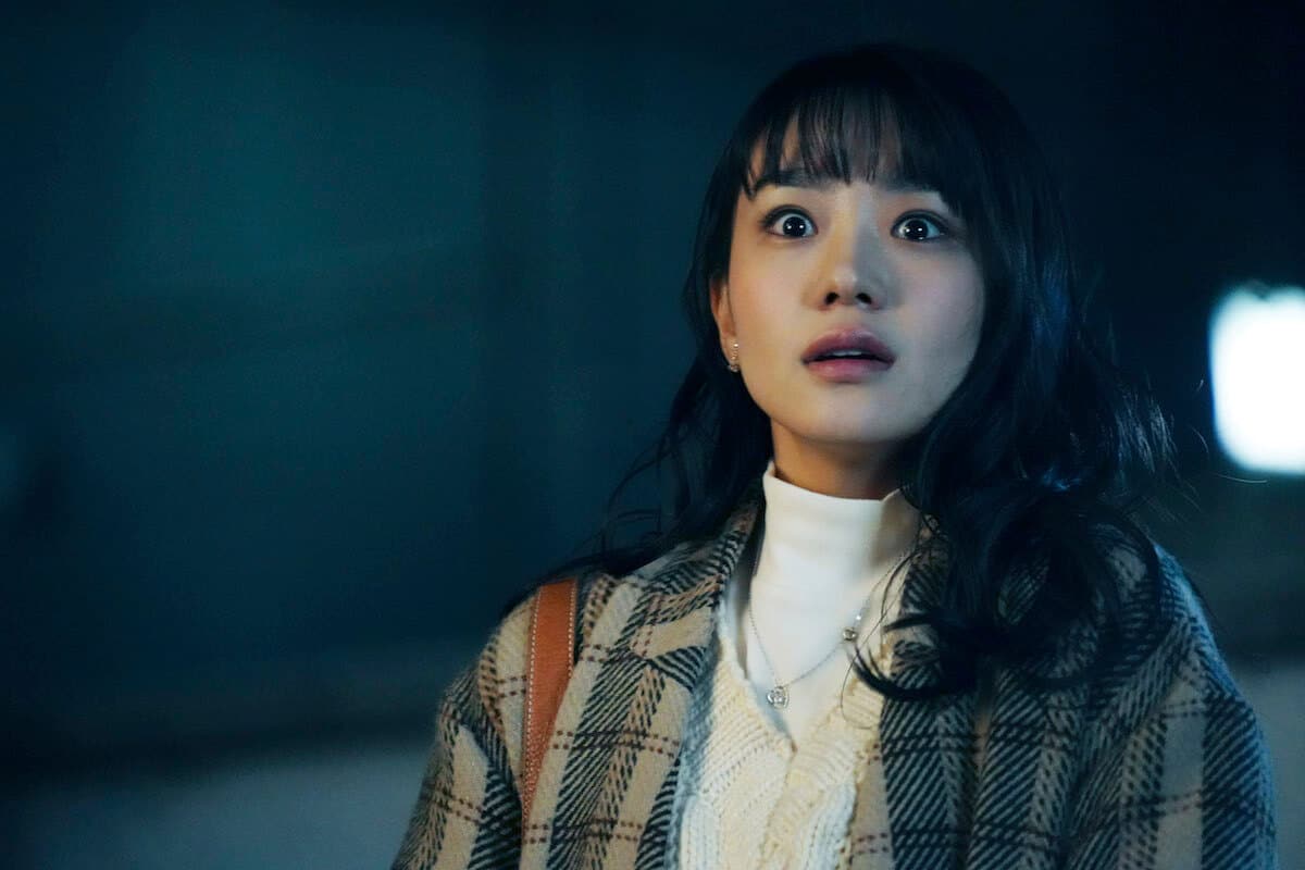 Nữ diễn viên Nao trong phim Những Căn Phòng Ma Ám (tựa tiếng Anh: Stigmatized Properties)
