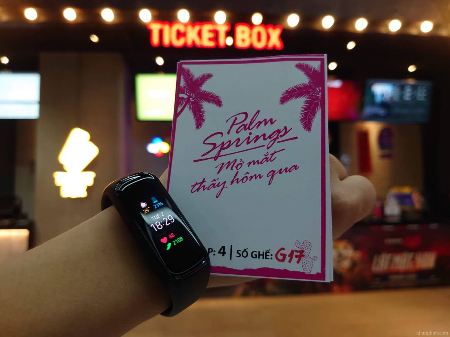 Vé xem phim Palm Springs (Mở Mắt Thấy Hôm Qua)