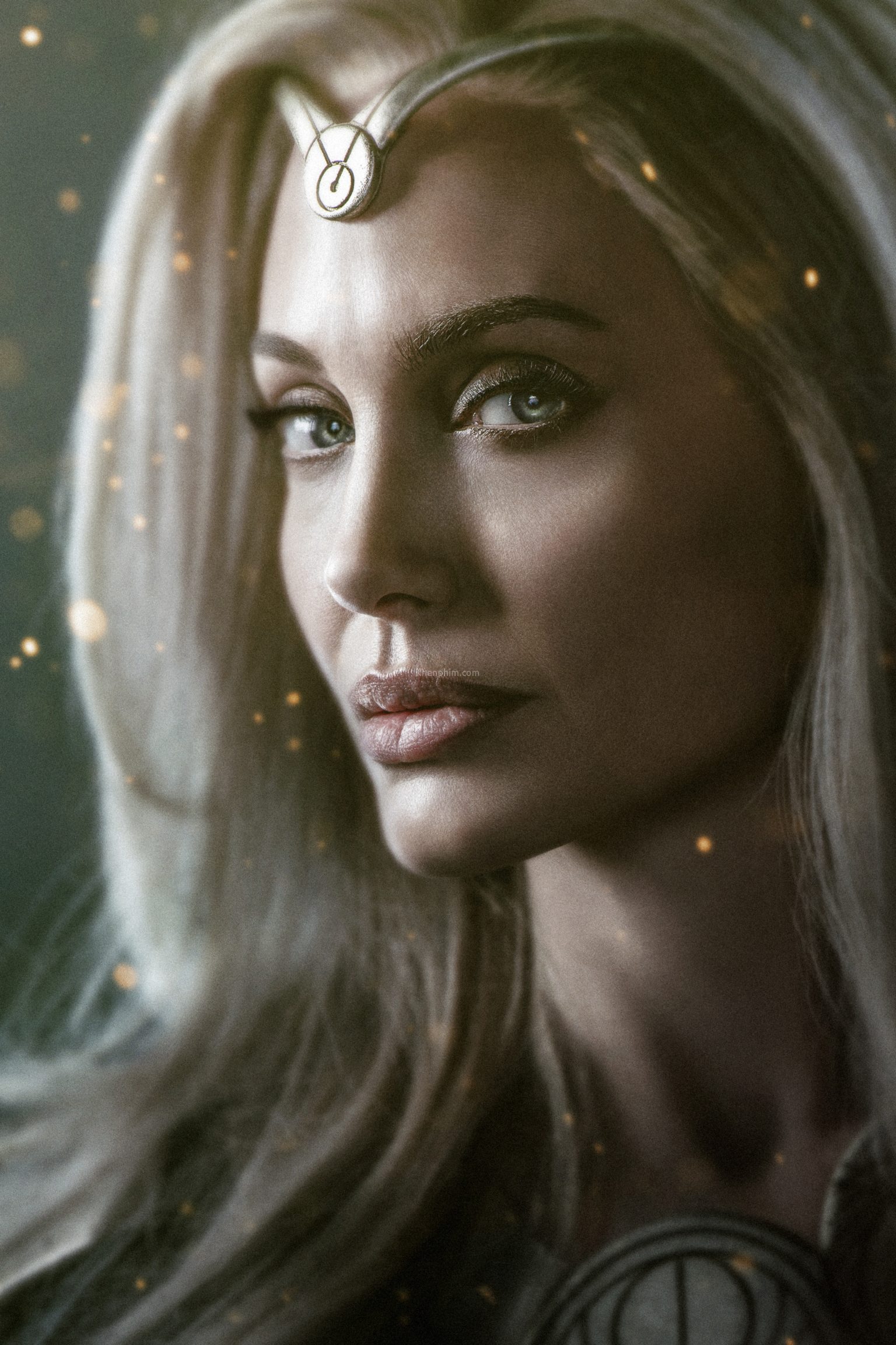 Angelina Jolie trong vai Thena