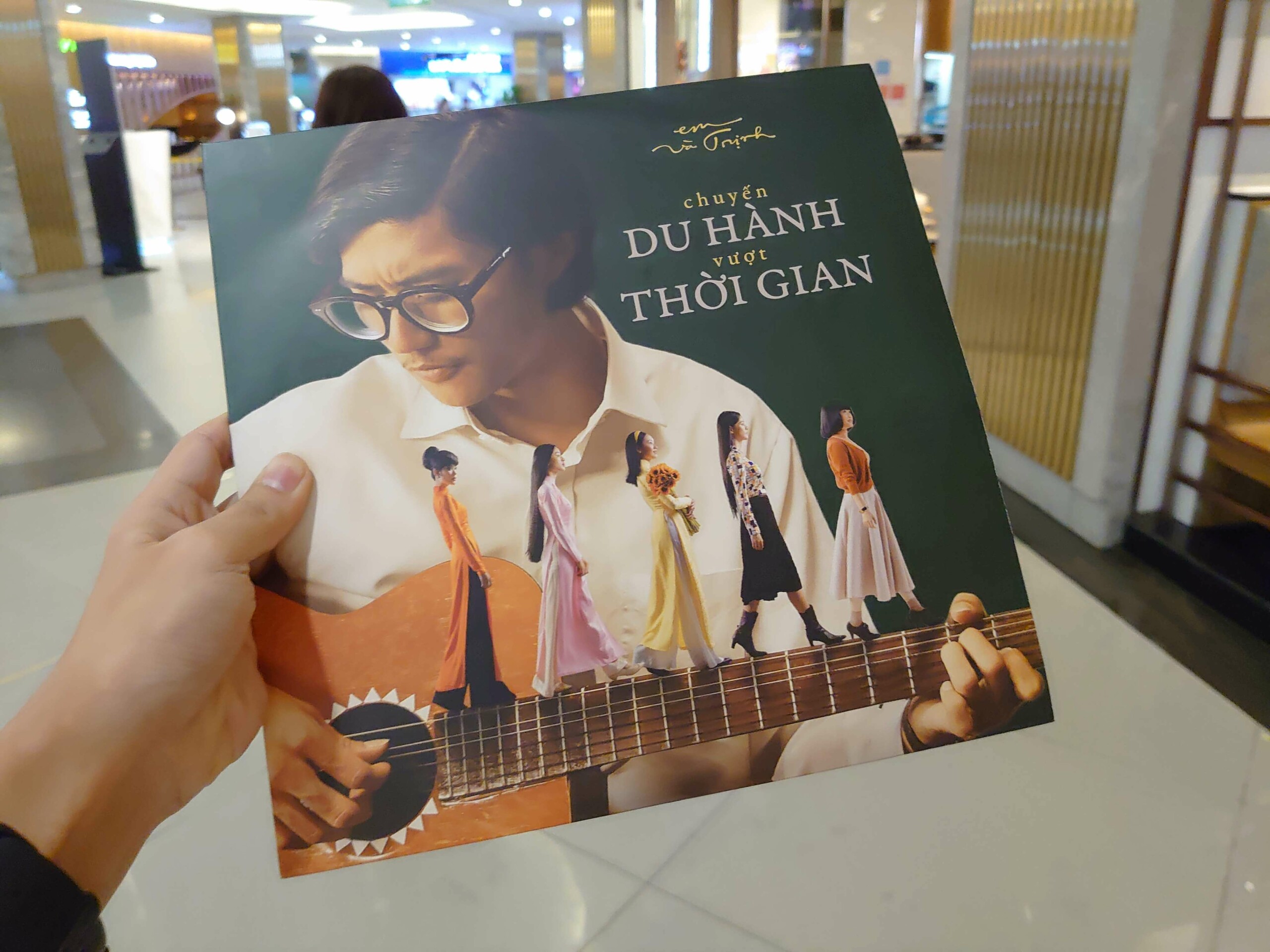 Vé mời xem phim Em và Trịnh