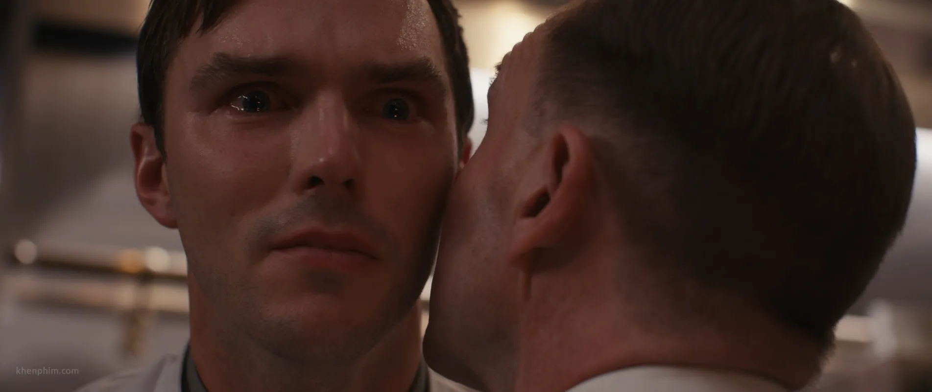 Nicholas Hoult vào vai một đại gia lươn lẹo