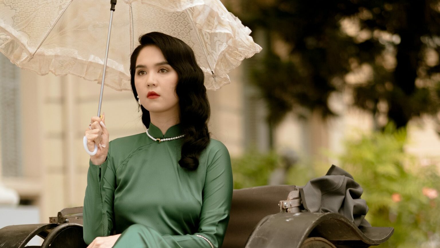 Banner bài review phim Chị Chị Em Em 2