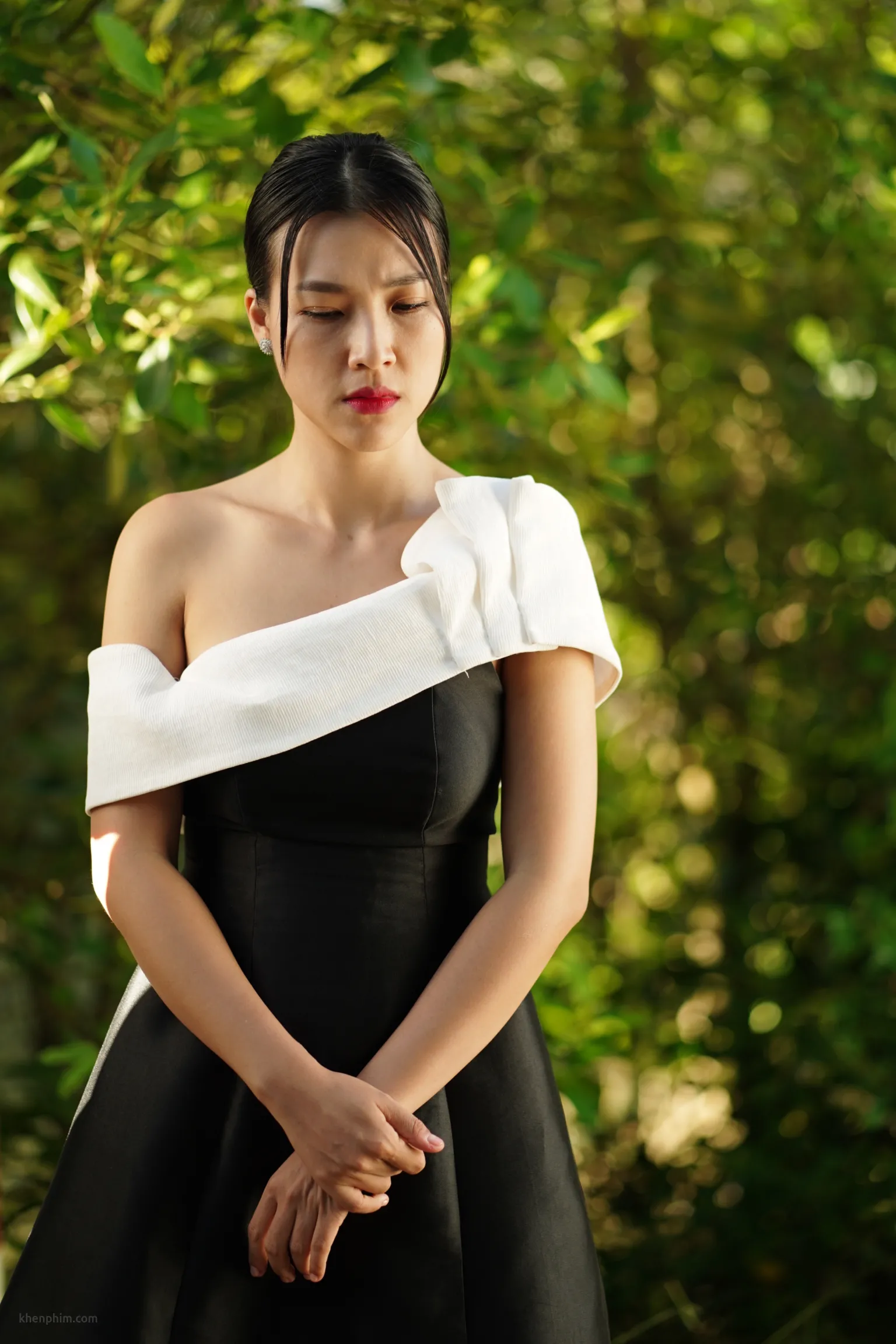 Hoàng Oanh vào vai một người phụ nữ vừa ra tù