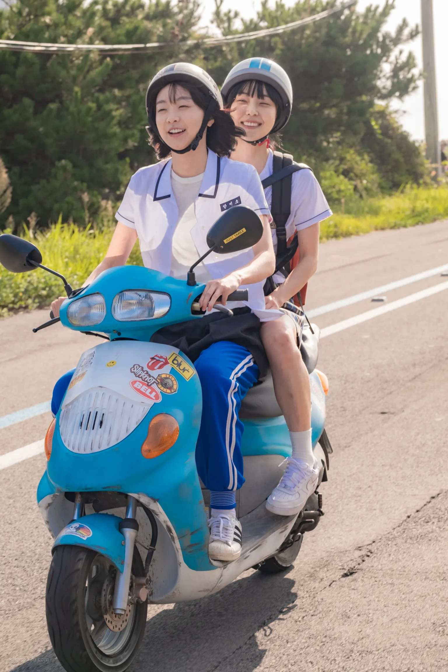 Mối quan hệ giữa Mi So và Ha Eun trong Tri Kỷ là một sự kết hợp đầy tình cảm và sự đồng cảm giữa hai cô gái