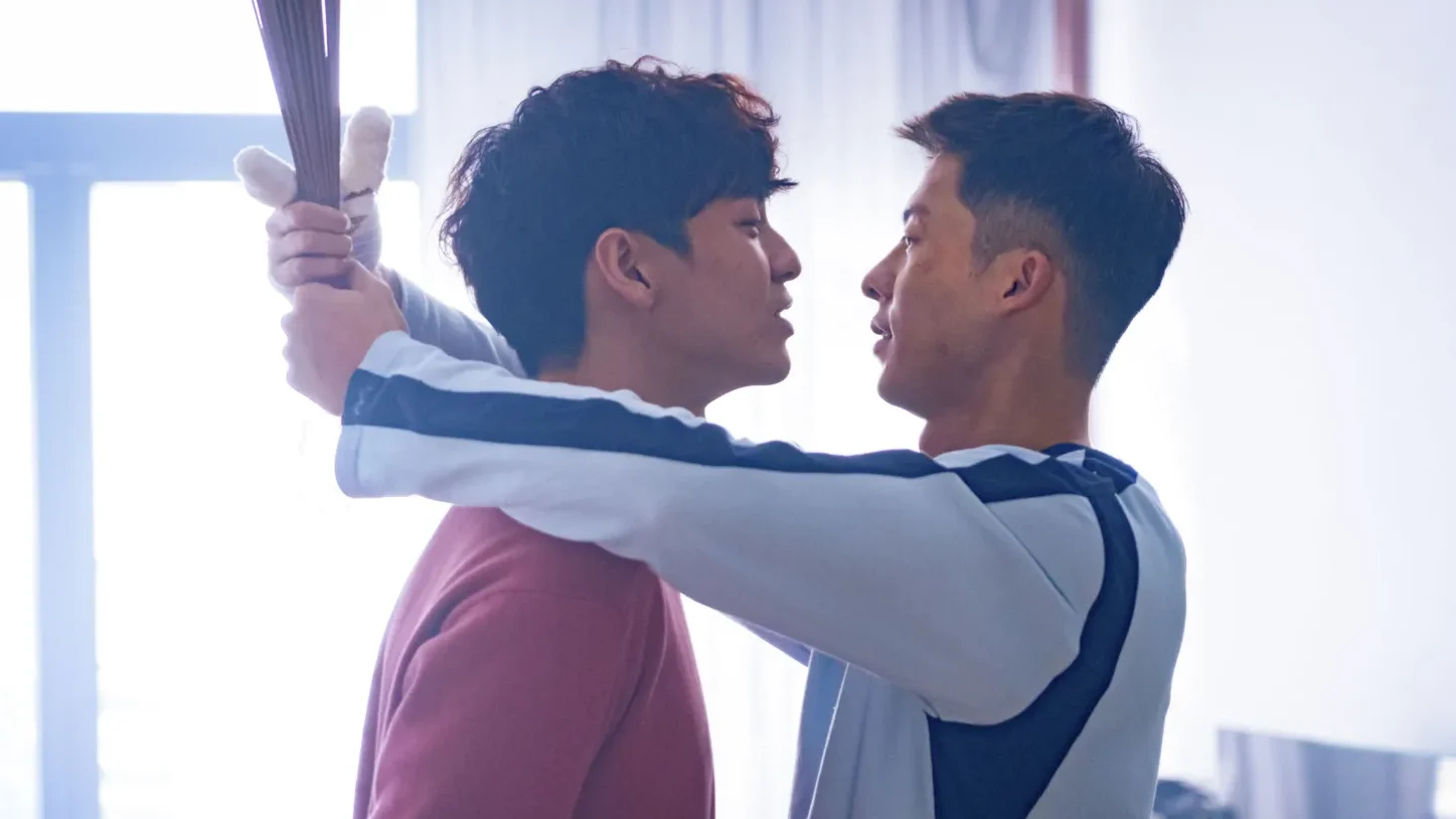 Banner bài review phim Chuyện Tôi Và Ma Quỷ Thành Người Một Nhà