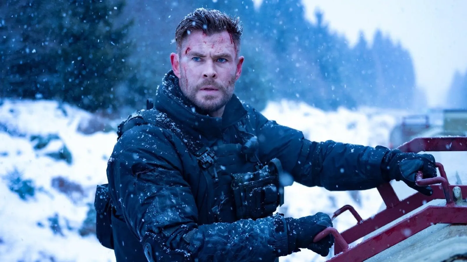 Nam diễn viên Chris Hemsworth vẫn đảm nhận vai Tyler trong phần 2 của Extraction