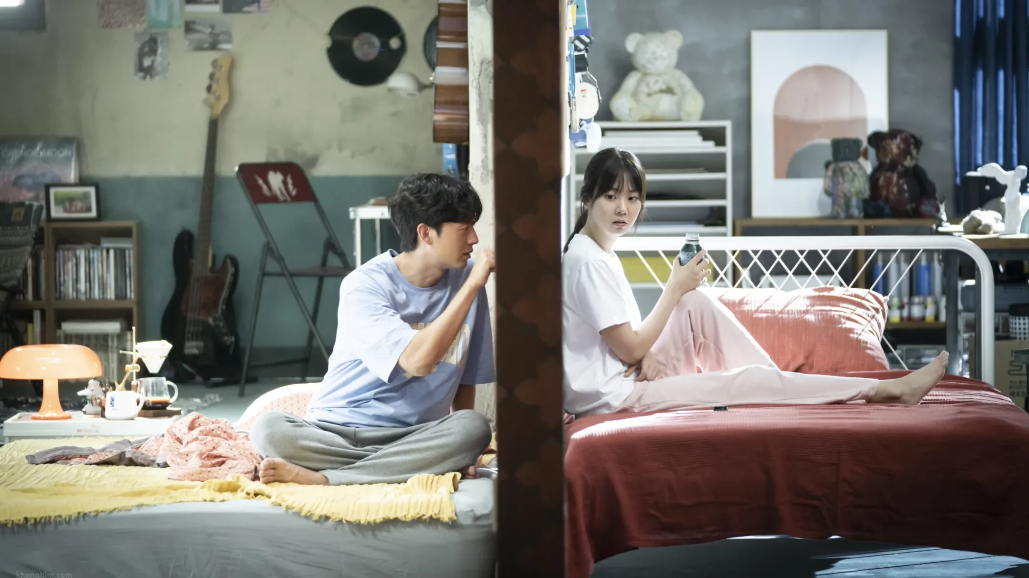 Banner bài đánh giá phim Oan Gia Chung Tường