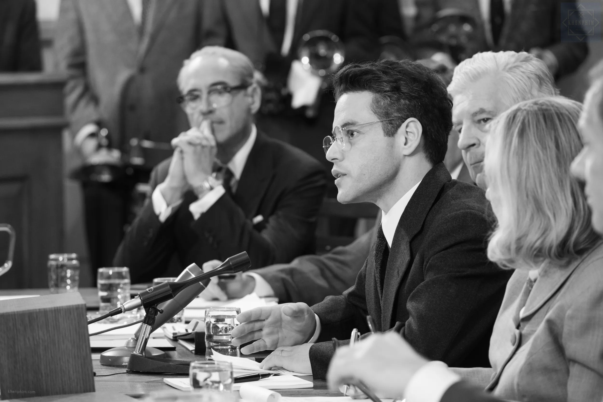 Rami Malek cũng tham gia một vai trong phim này. Khen Phim biết đến Rami qua loạt phim Mr. Robot