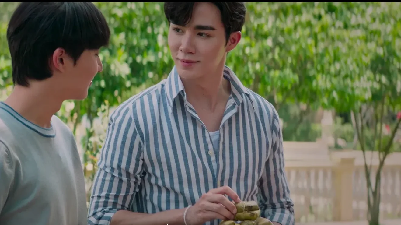Nhiều cảnh quay tình bể bình giữa cặp đôi chính trong tựa phim Ánh Dương Sau Hoàng Hôn