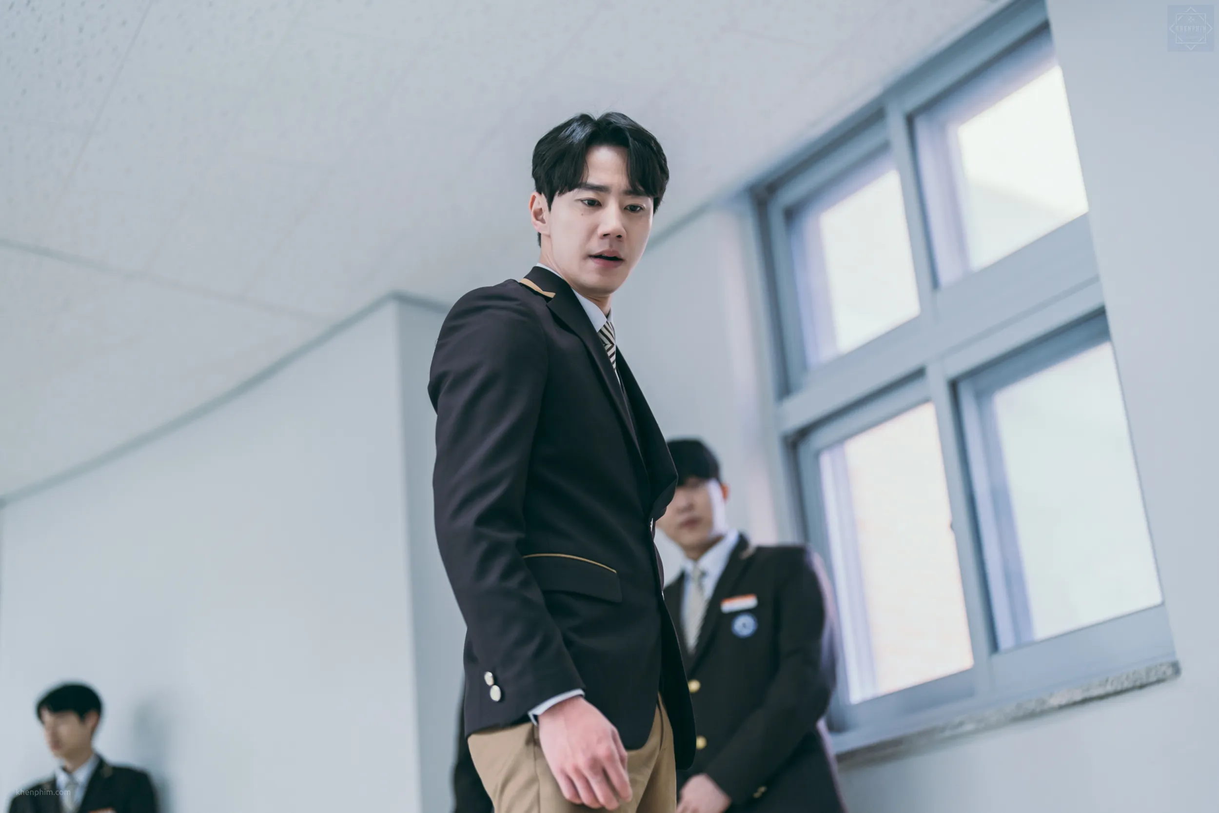 Vai phản diện - cậu học sinh cá biệt do Lee Jun-young đóng
