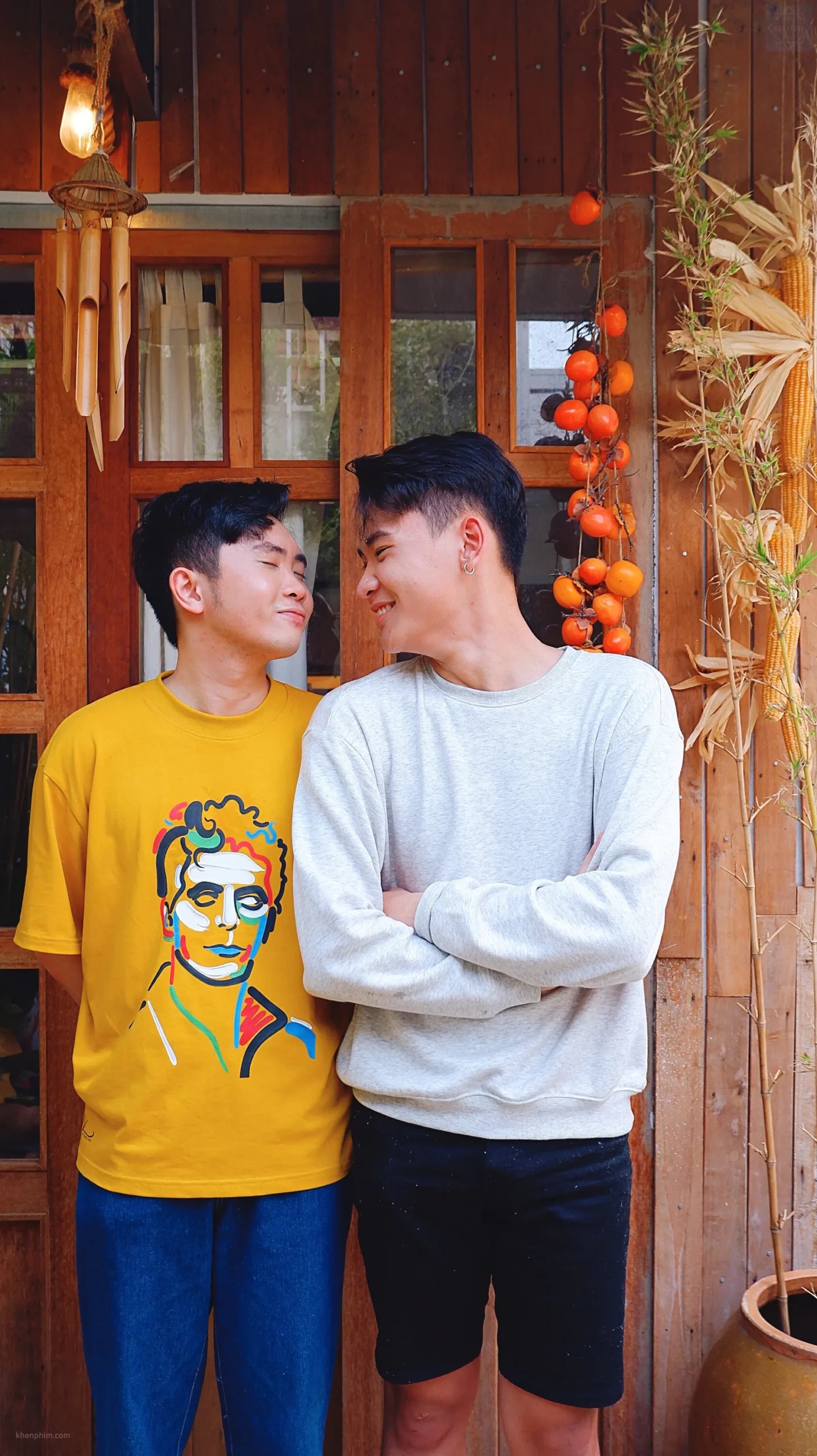 Minh Hiếu (bên trái) và Nhật Huy là hai diễn viên chính trong phim ngắn Đã Lâu Không Gặp