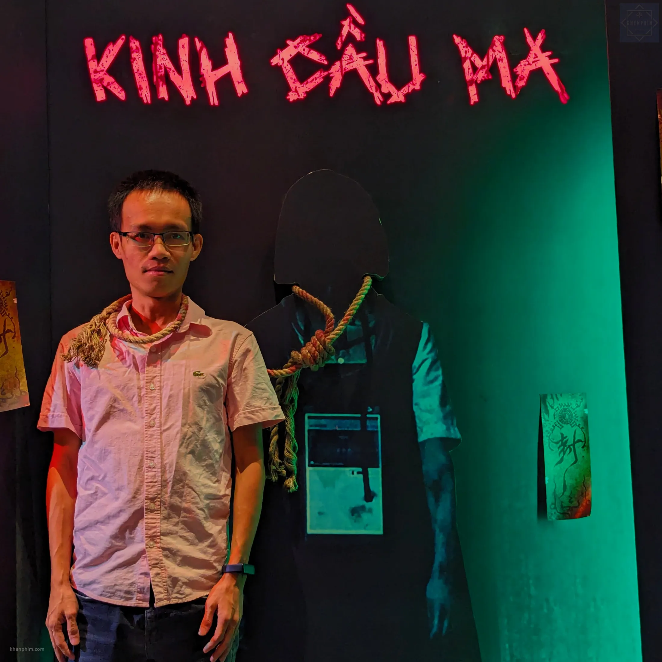 Admin Khen Phim chụp ảnh tại sự kiện họp báo phim