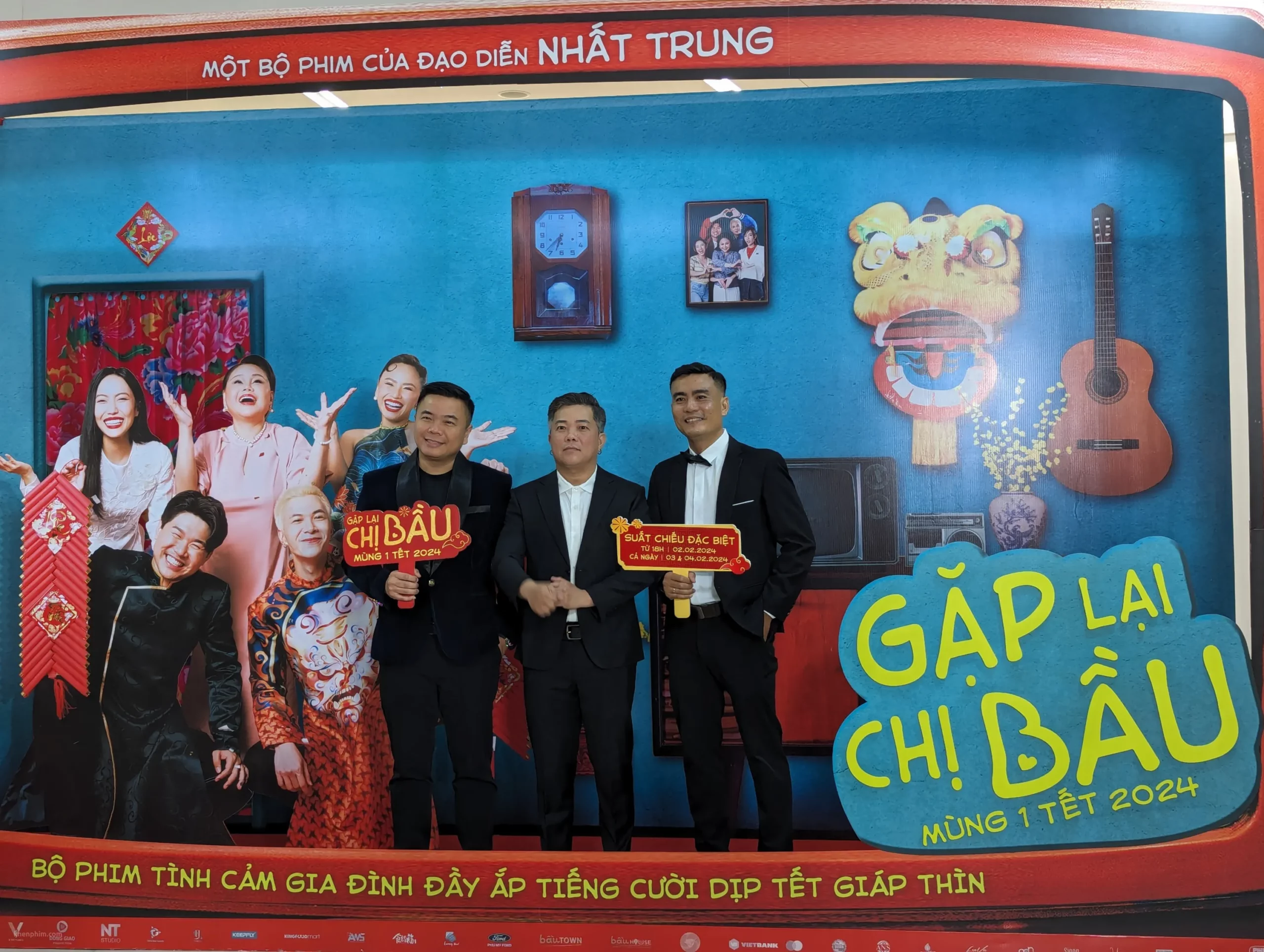 Ảnh sự kiện họp báo phim Gặp Lại Chị Bầu