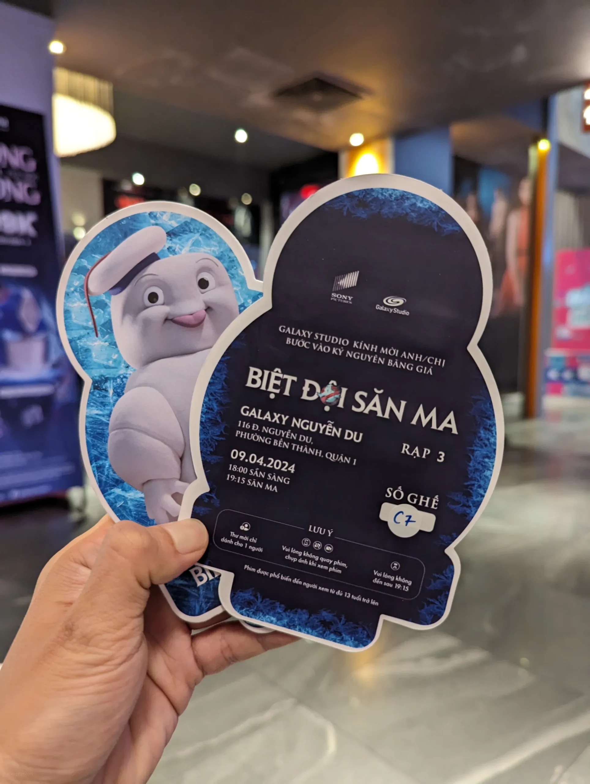 Mặt sau của vé xem phim Biệt Đội Săn Ma: Kỷ Nguyên Băng Giá