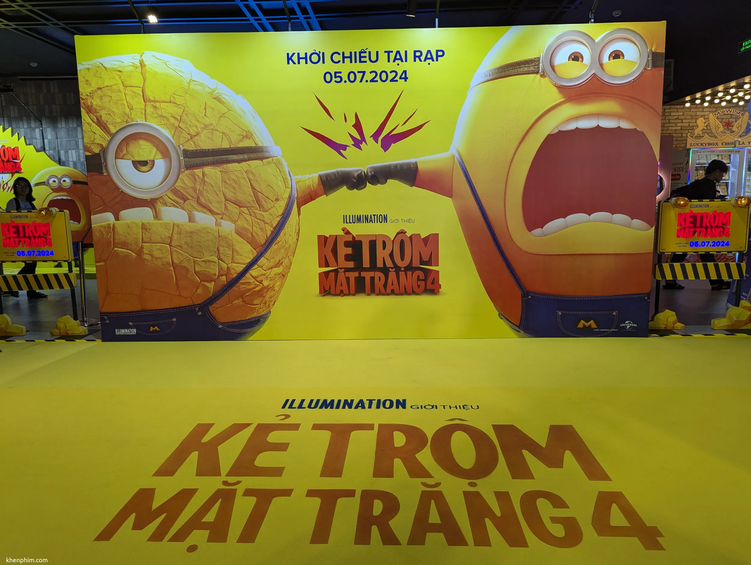 Backdrop tại buổi ra mắt phim