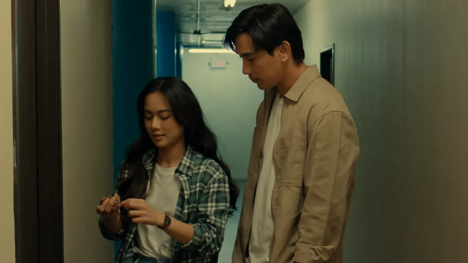 Thuận Nguyễn và Cát Hạ trong phim "Domino: Lối Thoát Cuối Cùng"