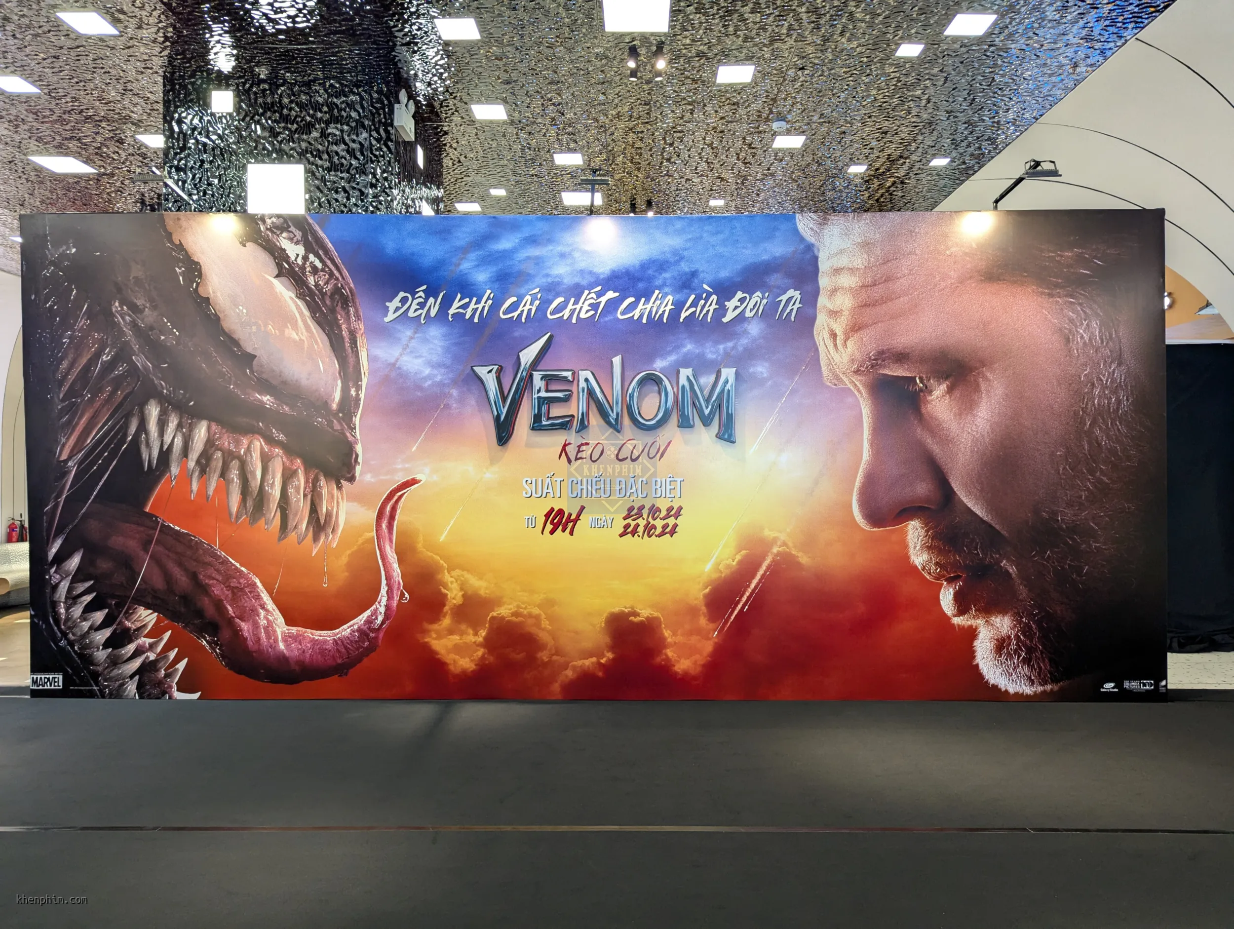 Backdrop tại sự kiện ra mắt phim Venom: The Last Dance (Venom: Kèo Cuối)