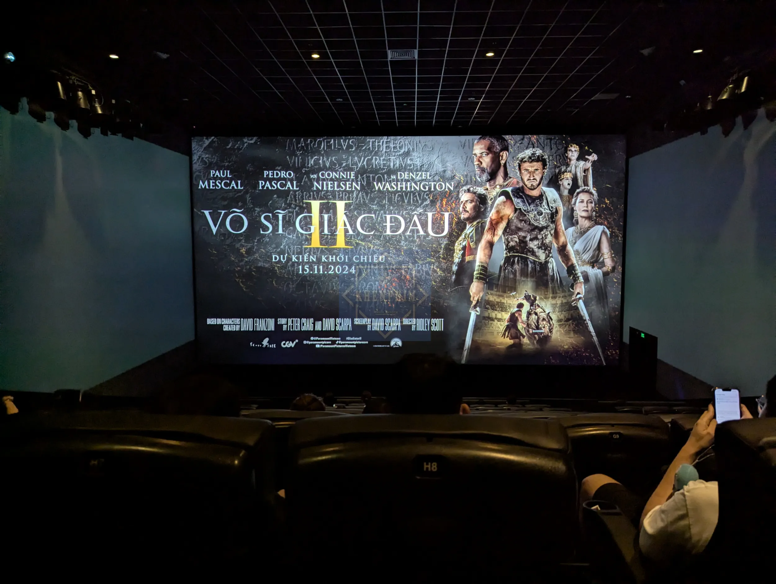 Màn hình chờ rạp Ultra 4DX