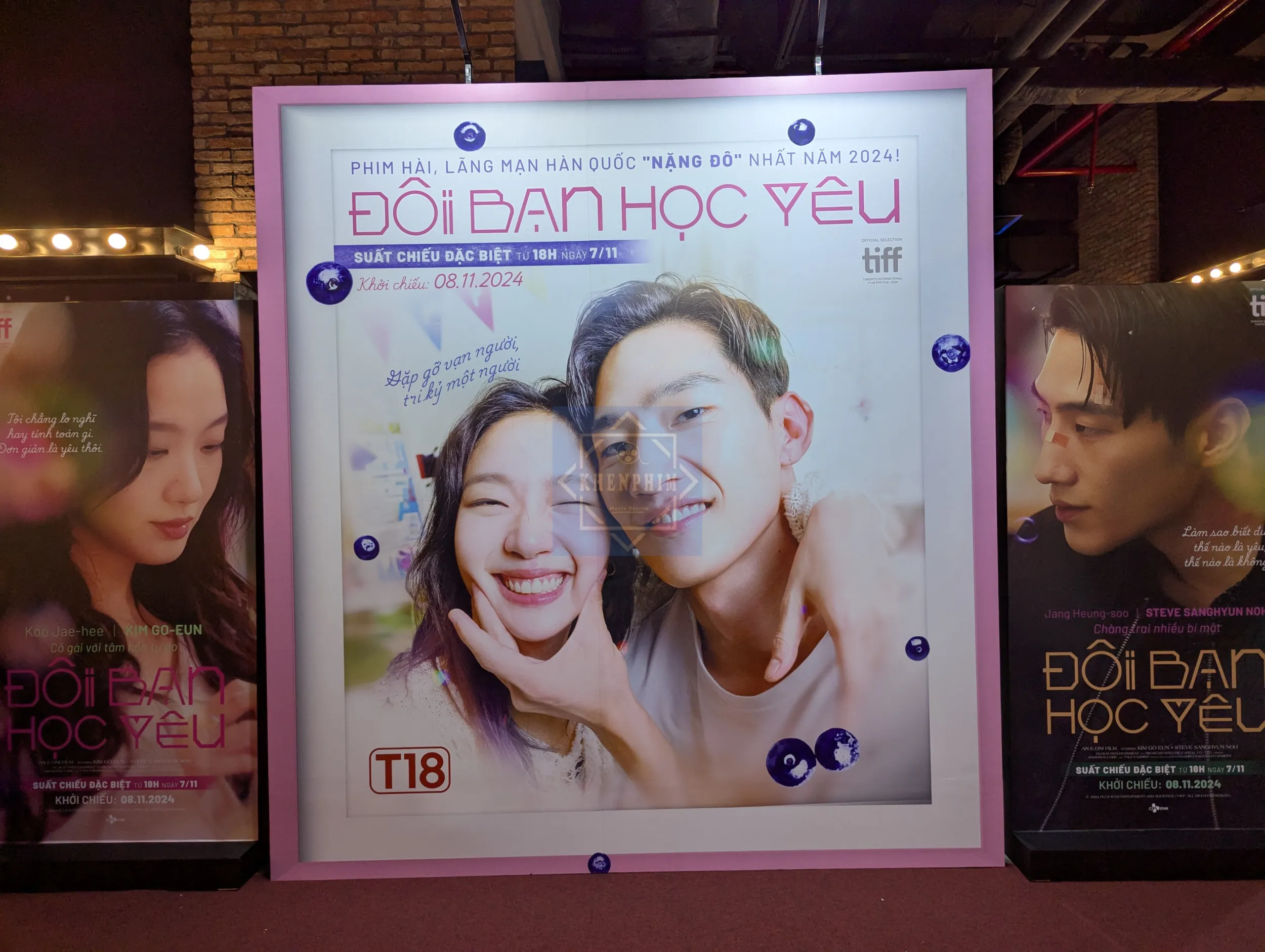 Backdrop chụp ảnh tại sự kiện ra mắt phim