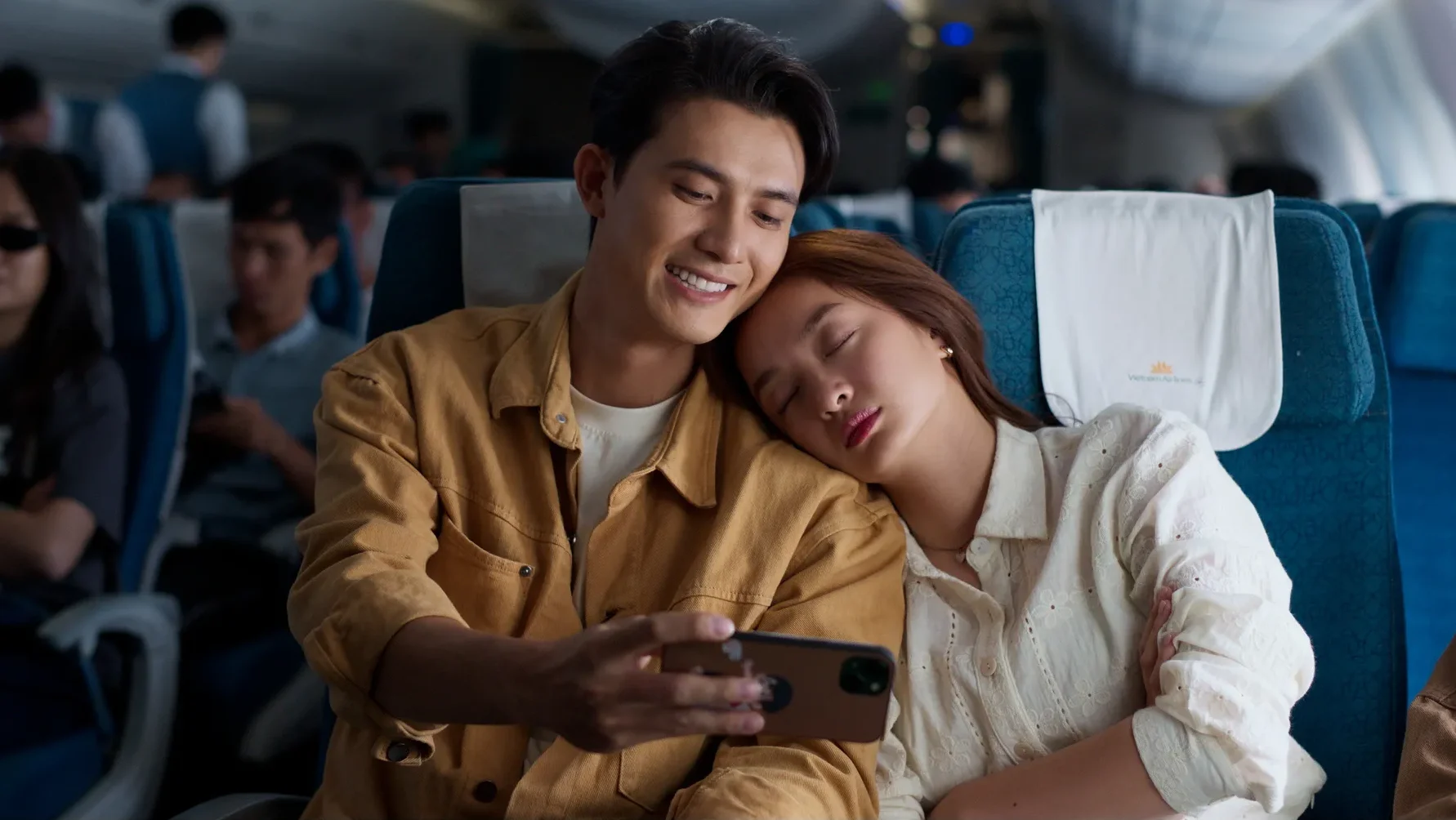 Tình cảm thế này nhưng đôi ta chỉ là bạn thân không hơn không kém