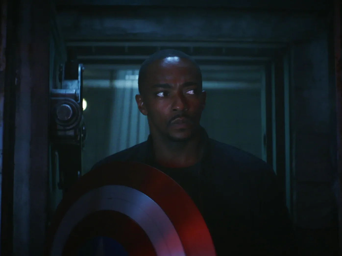 Anthony Mackie trong vai Captain mới