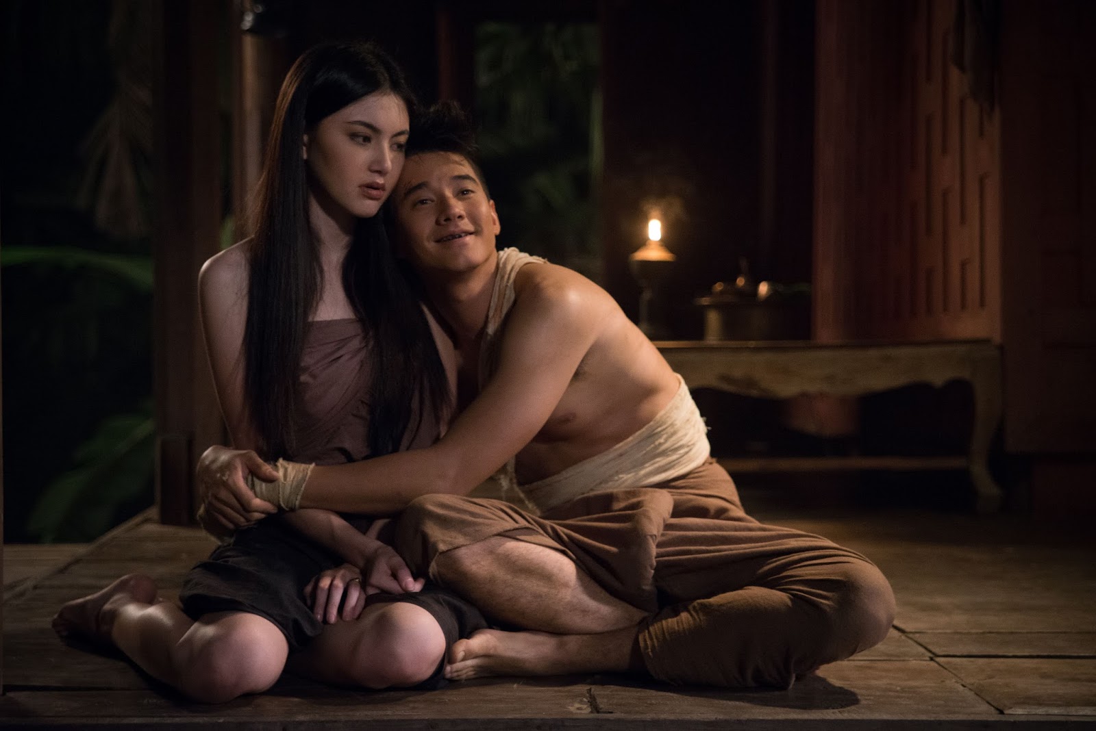 Mario Maurer trong phim Tình Người Duyên Ma (tựa gốc: Pee Mak, 2013)