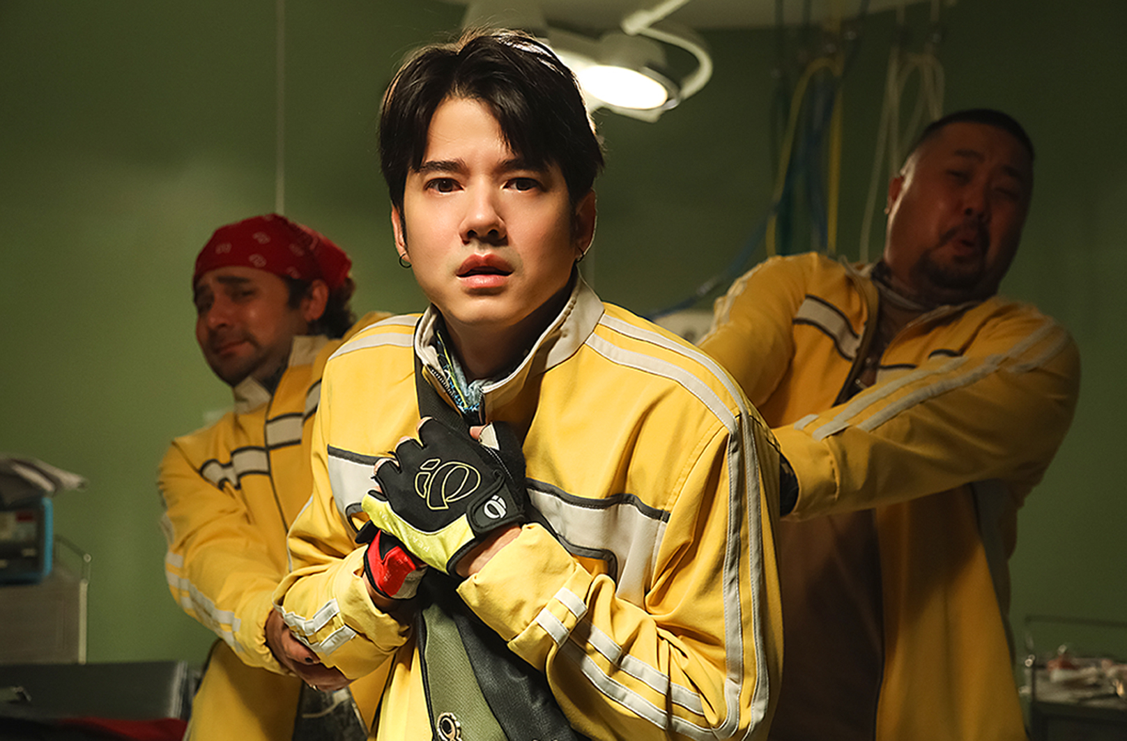 Mario Maurer vào vai Nat trong phim Rider: Giao Hàng Cho Ma