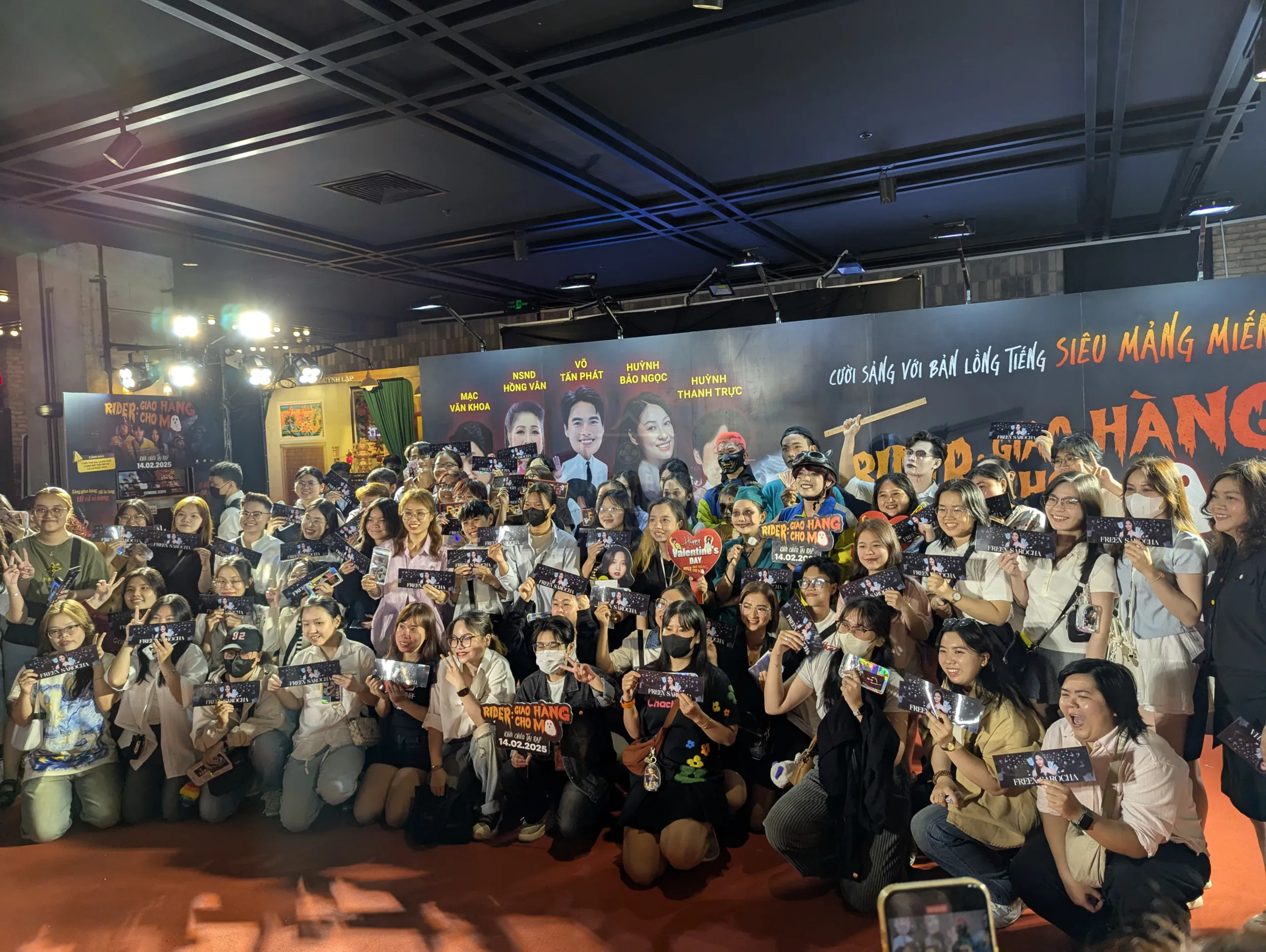 Fan của Freen đến tham dự họp báo ra mắt phim "Rider: Giao Hàng Cho Ma"