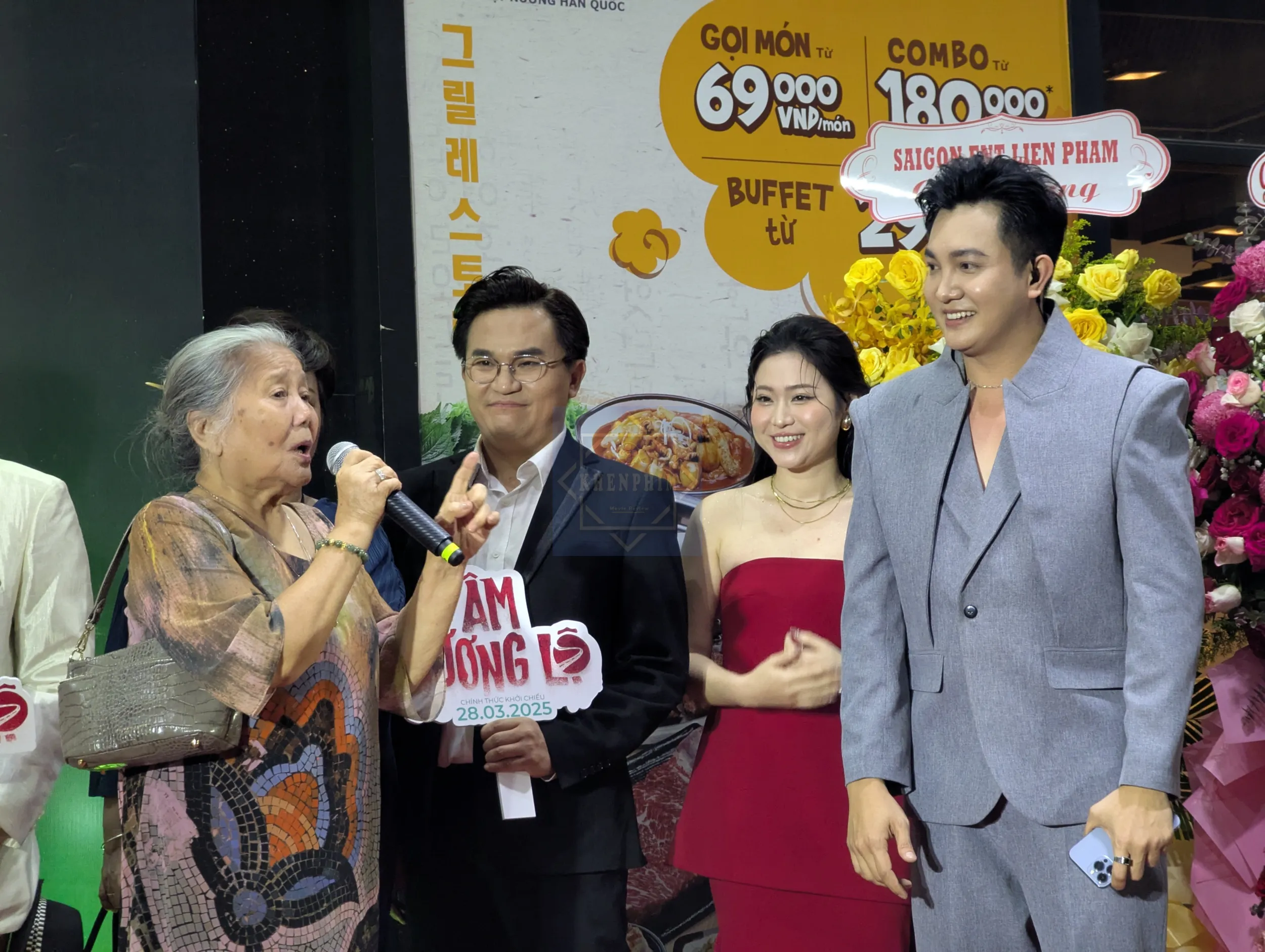 NSƯT Lê Thiện phát biểu cảm nghĩ tại buổi ra mắt phim Âm Dương Lộ