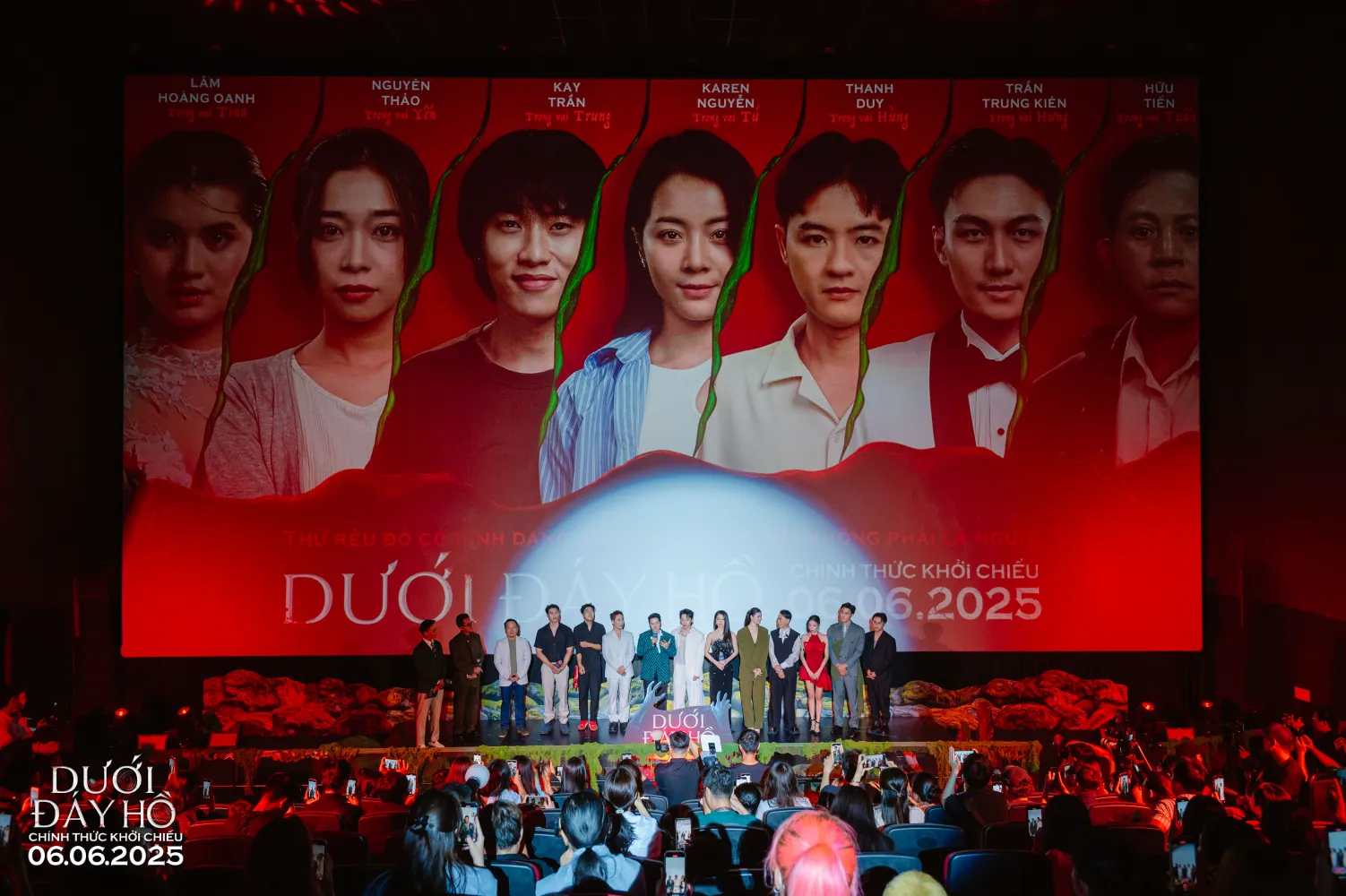 Quang cảnh buổi showcase Dưới Đáy Hồ