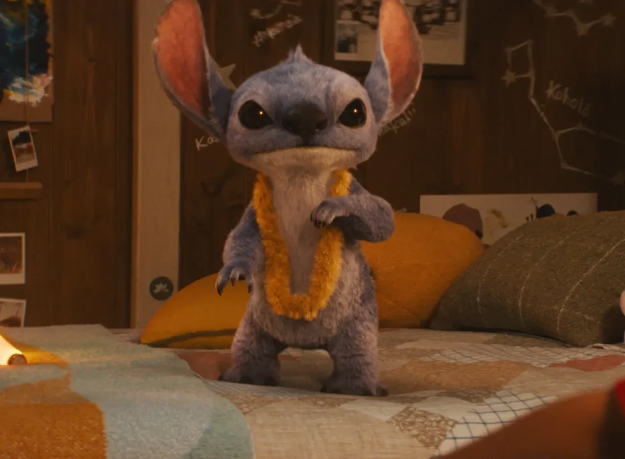 Stitch có khi quậy, có khi cũng dễ thương